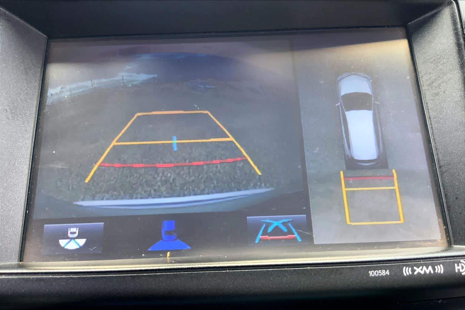 2018 Toyota RAV4 photo 26 of 36