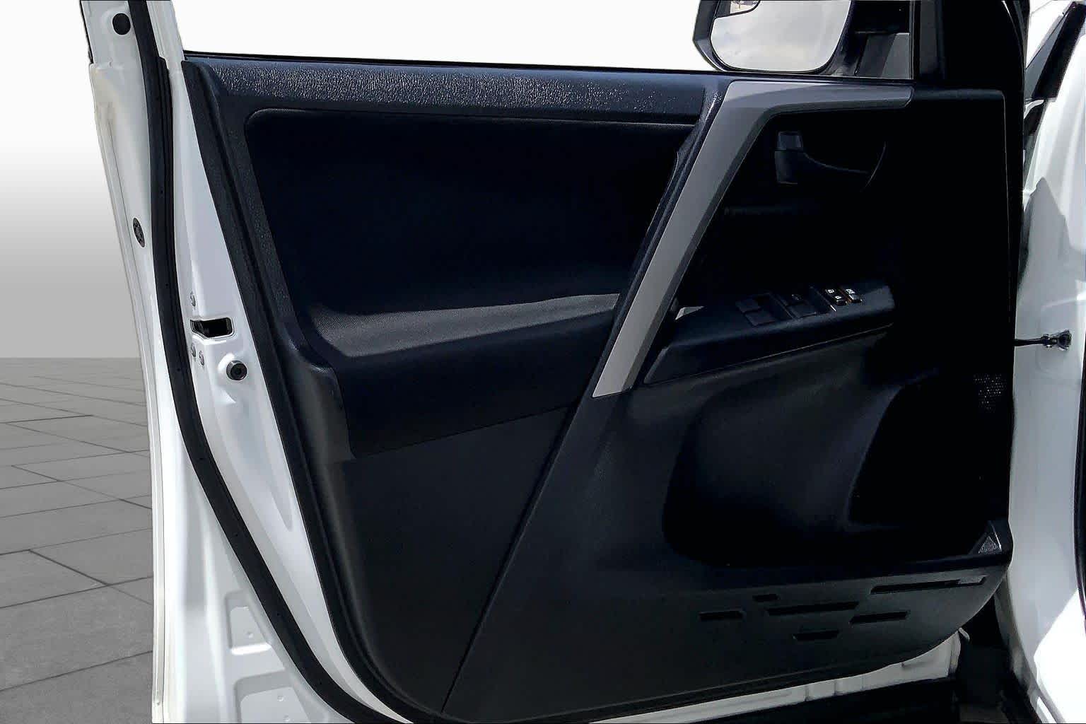 2016 Toyota RAV4 LE Super White at Group 1 Toyota Southwest