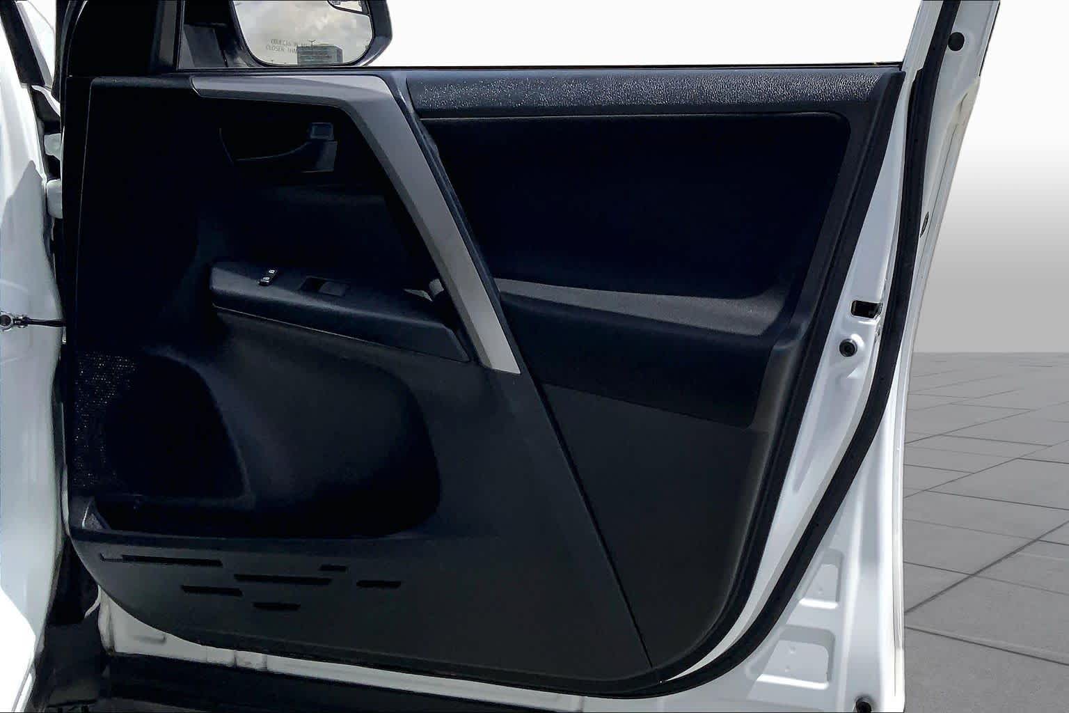 2016 Toyota RAV4 LE Super White at Group 1 Toyota Southwest