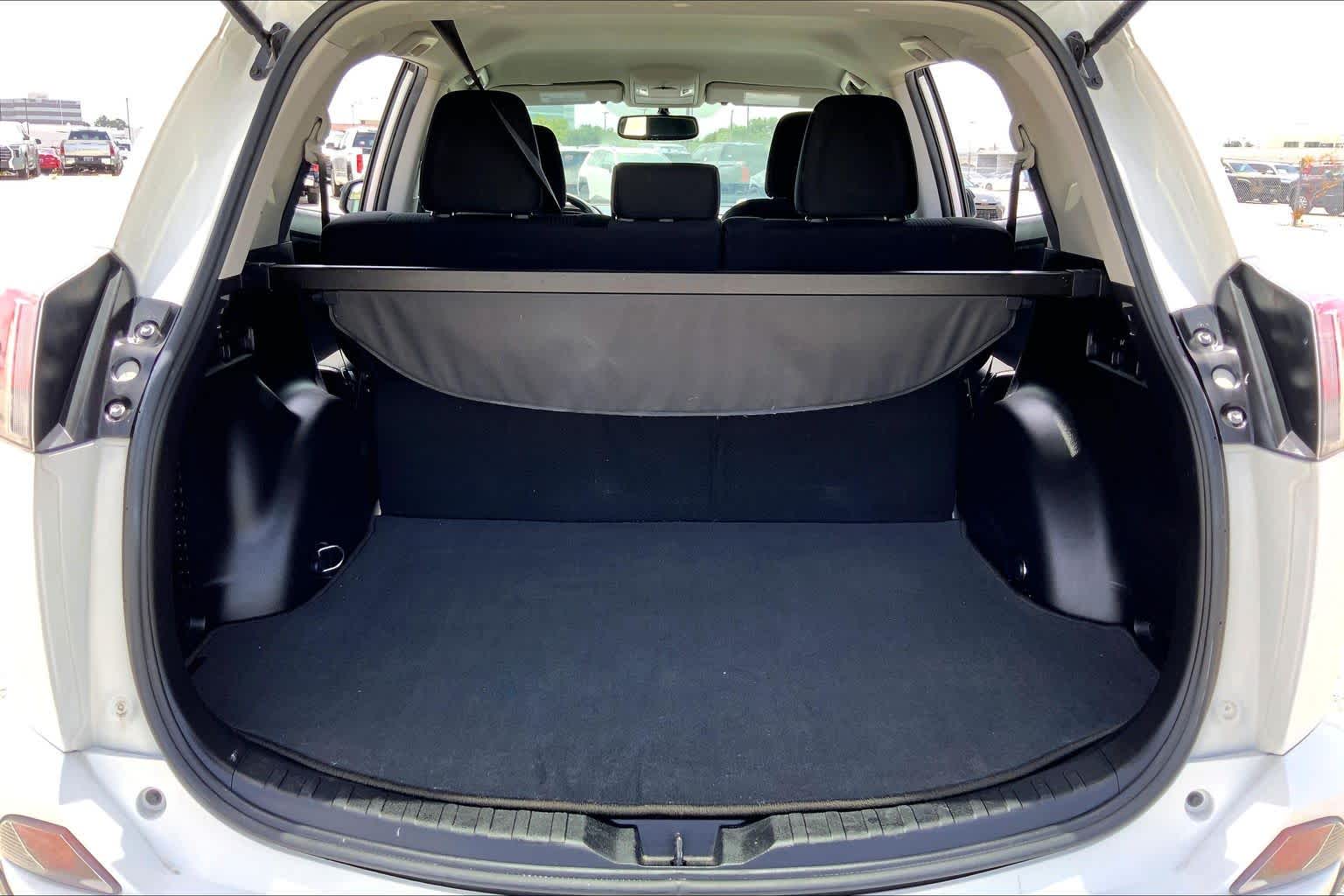 2016 Toyota RAV4 LE Super White at Group 1 Toyota Southwest
