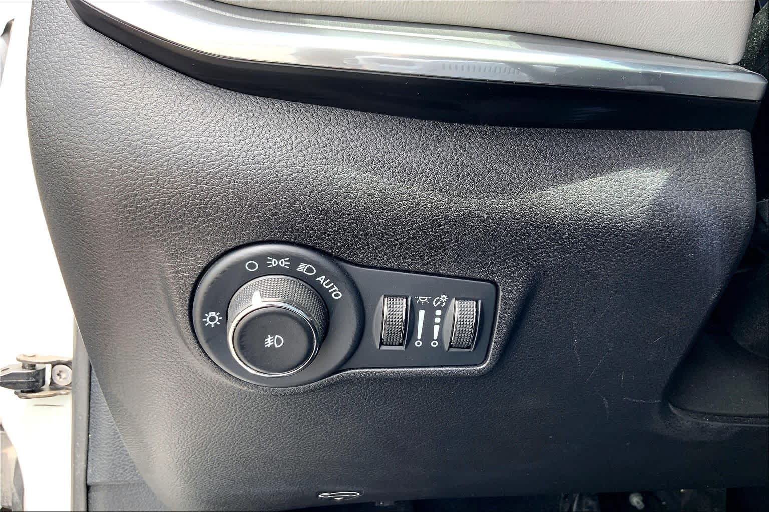 2024 Jeep Compass Limited Bright White Clearcoat at Turner Chevrolet