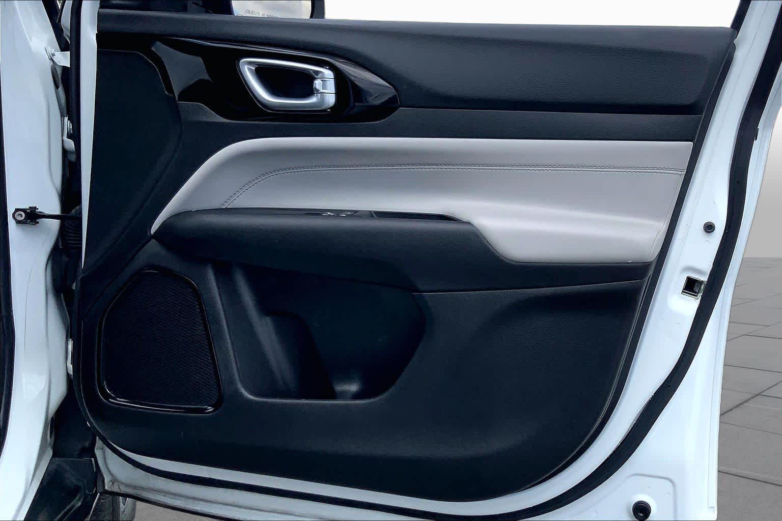 2024 Jeep Compass Limited Bright White Clearcoat at Turner Chevrolet