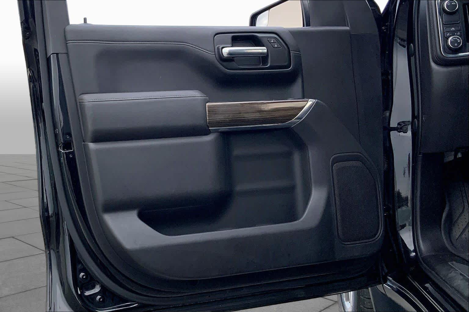 2020 Chevrolet Silverado 1500 photo 21 of 36