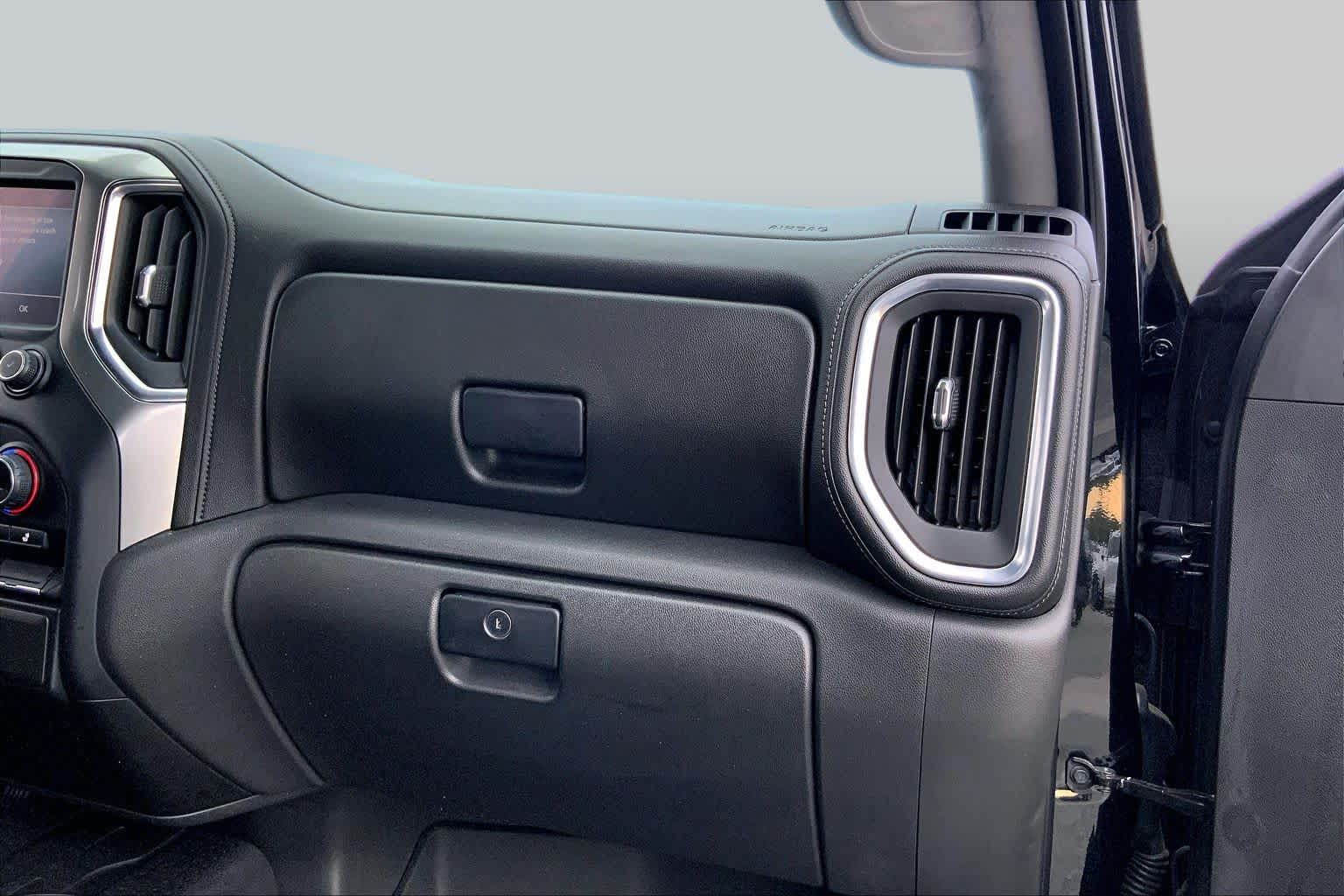 2020 Chevrolet Silverado 1500 photo 18 of 36