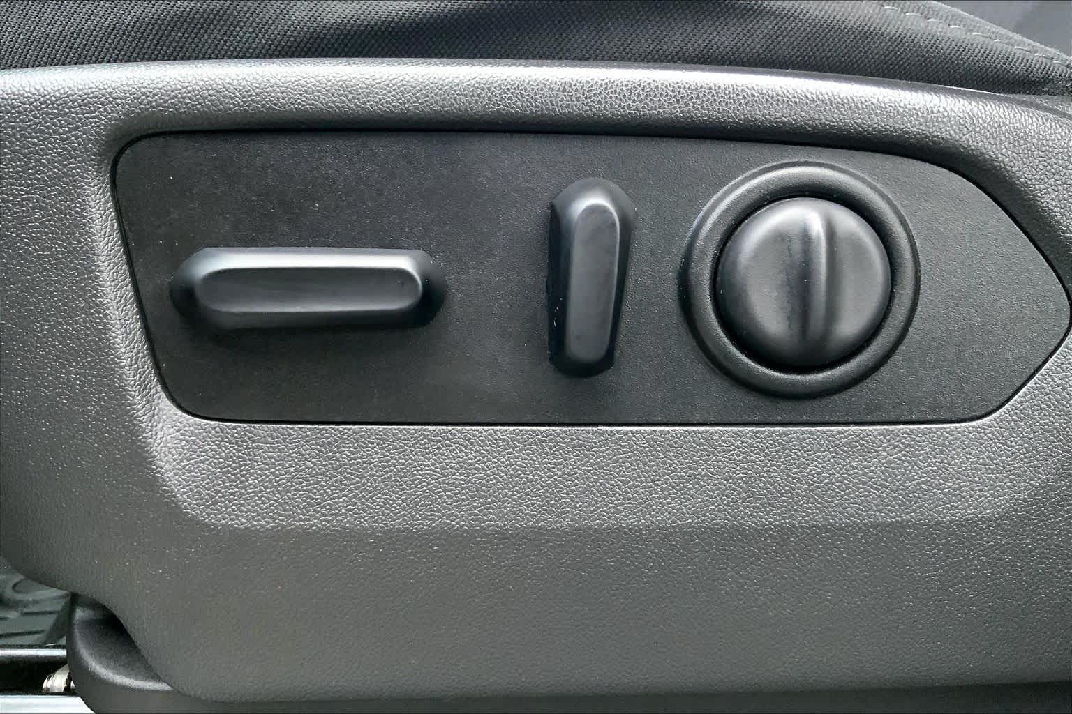 2020 Chevrolet Silverado 1500 photo 34 of 36