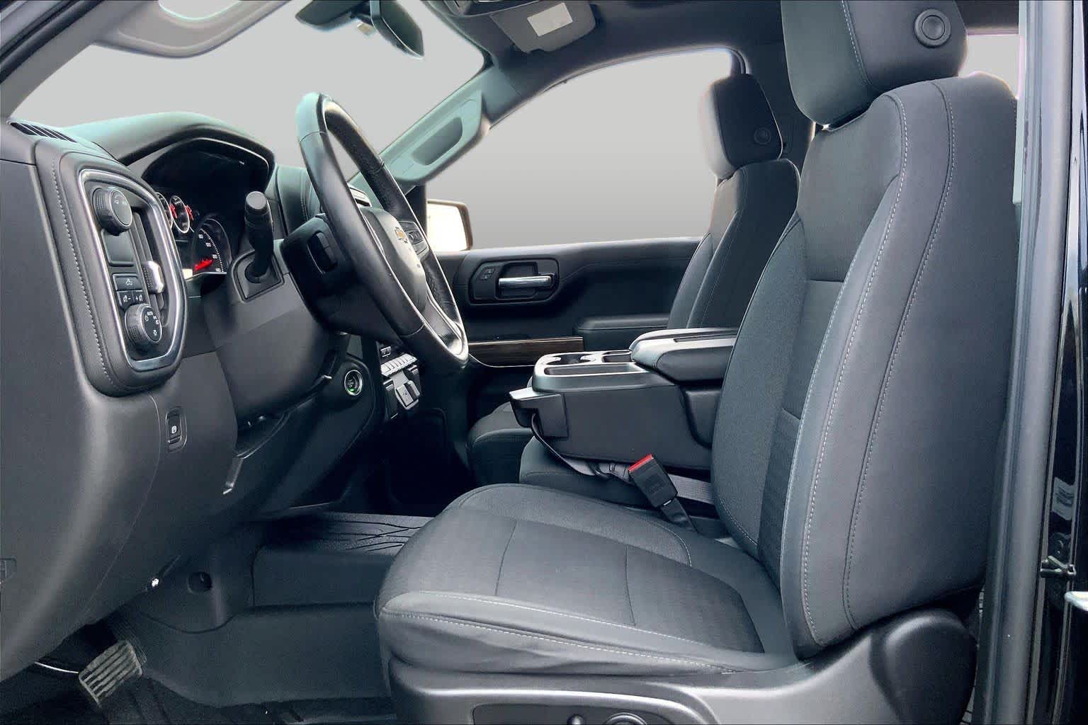 2020 Chevrolet Silverado 1500 photo 8 of 36