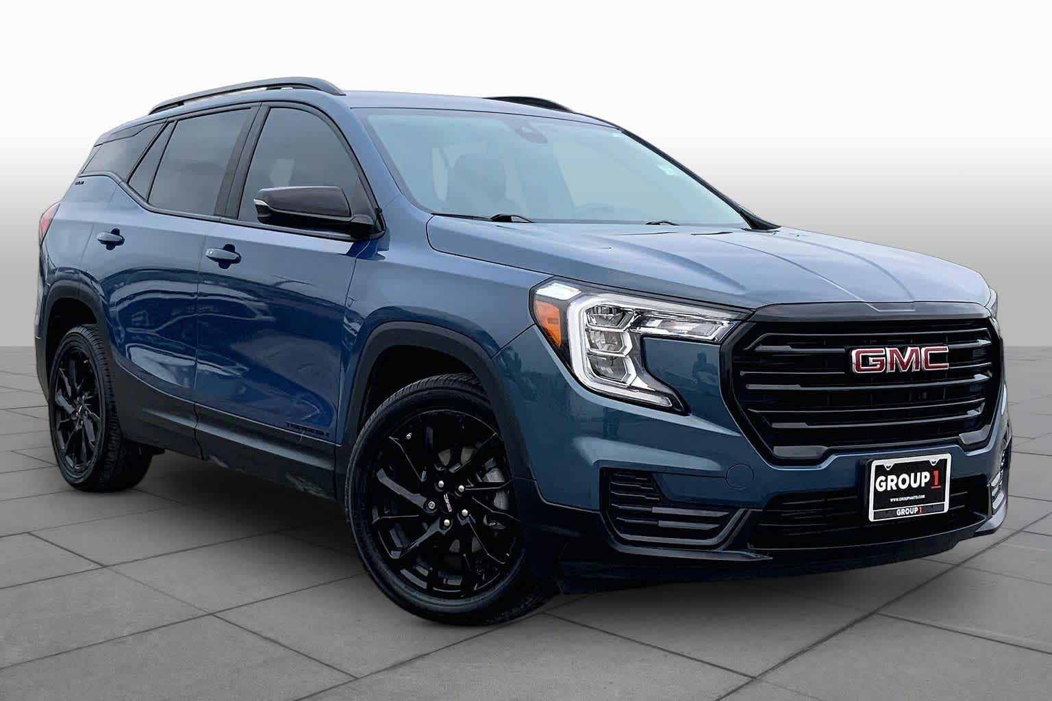 2024 GMC Terrain photo 3 of 36