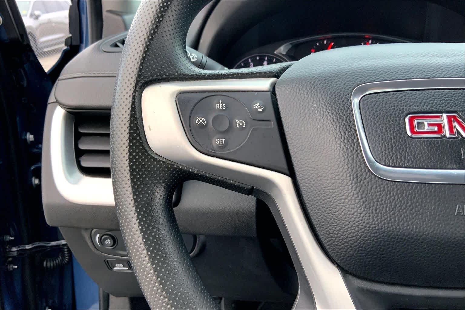2024 GMC Terrain photo 23 of 36