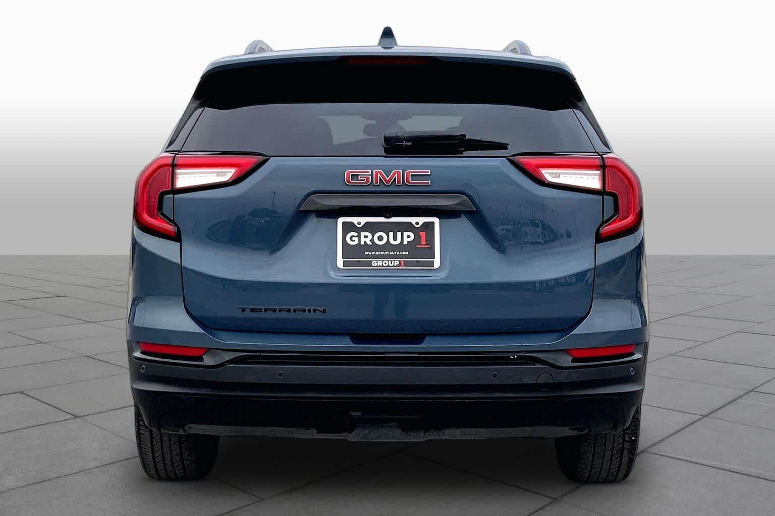 2024 GMC Terrain photo 5 of 36