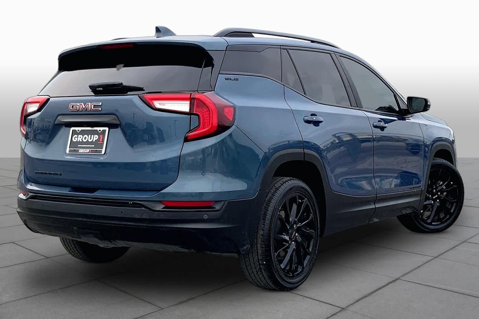 2024 GMC Terrain photo 13 of 36