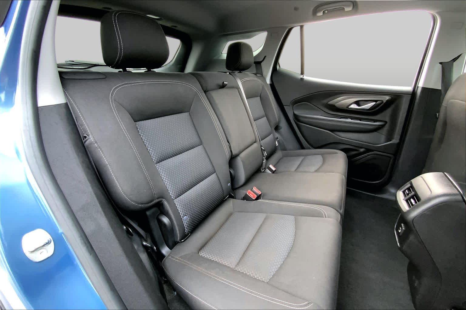 2024 GMC Terrain photo 19 of 36