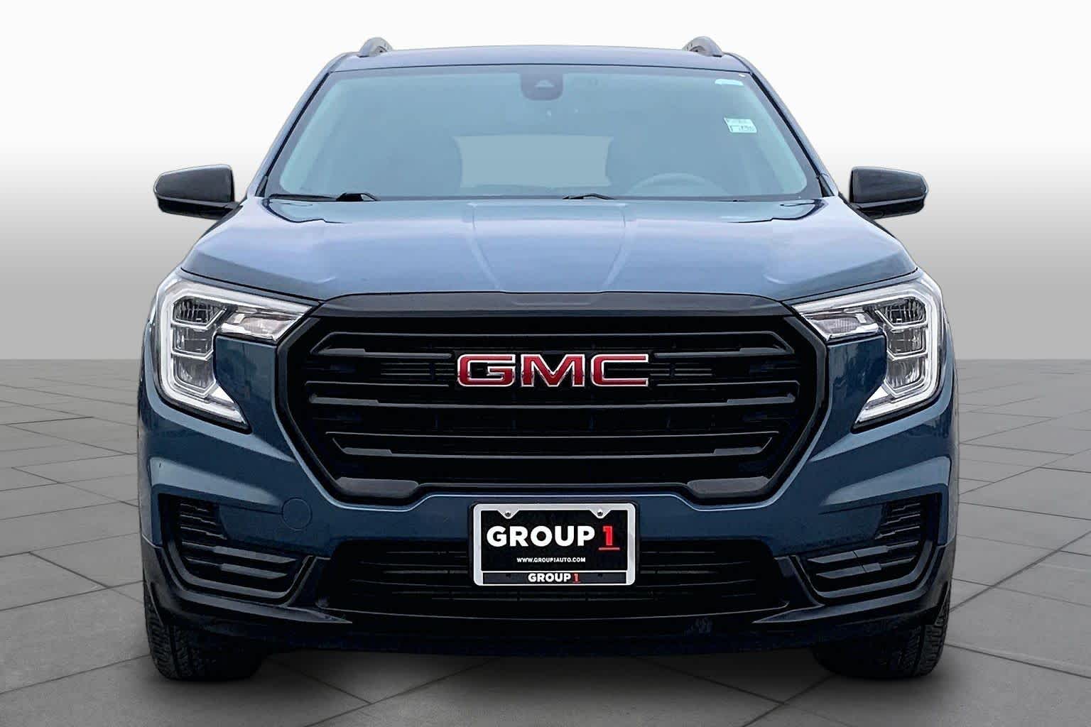 2024 GMC Terrain photo 4 of 36