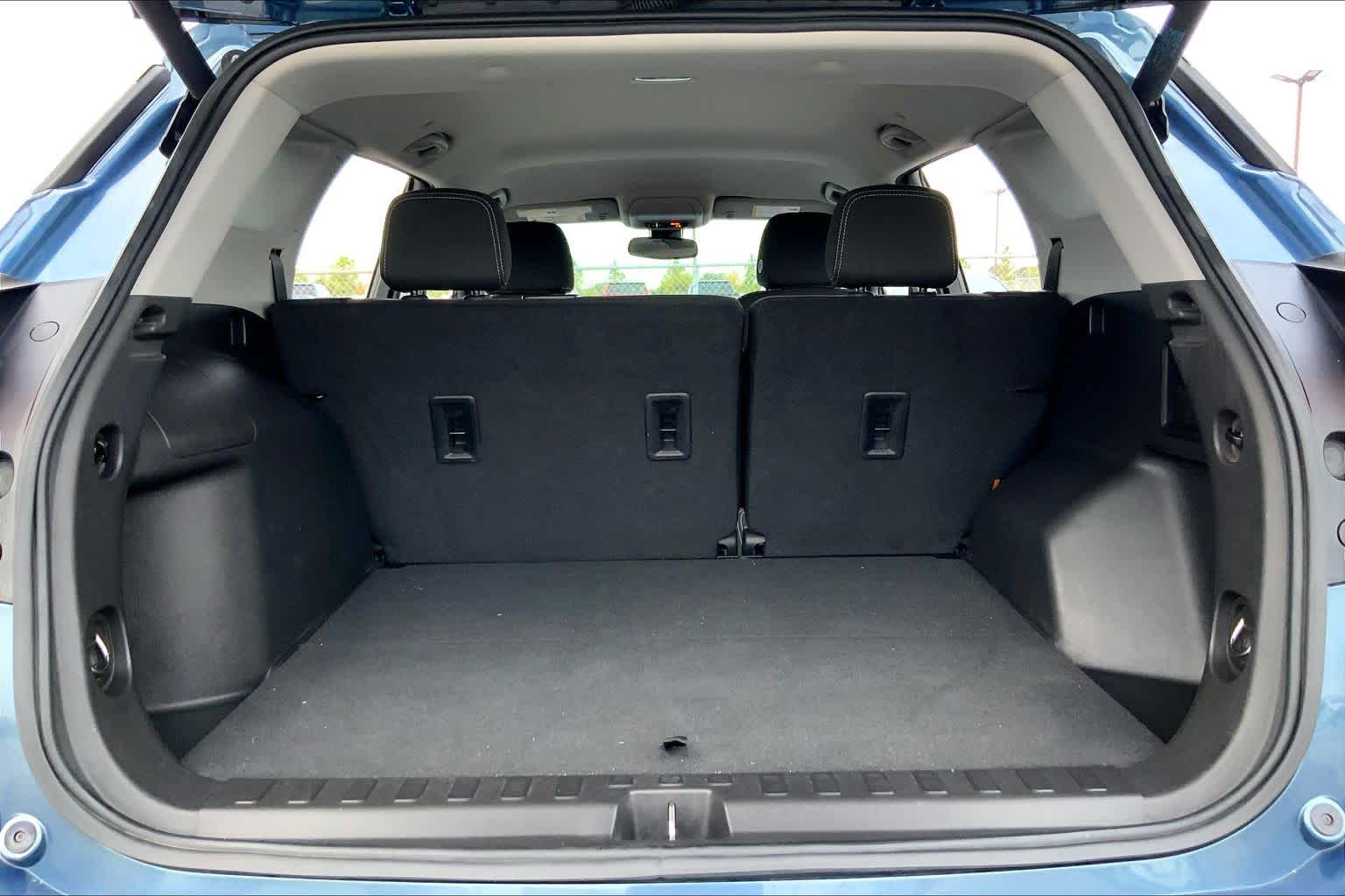 2024 GMC Terrain photo 34 of 36