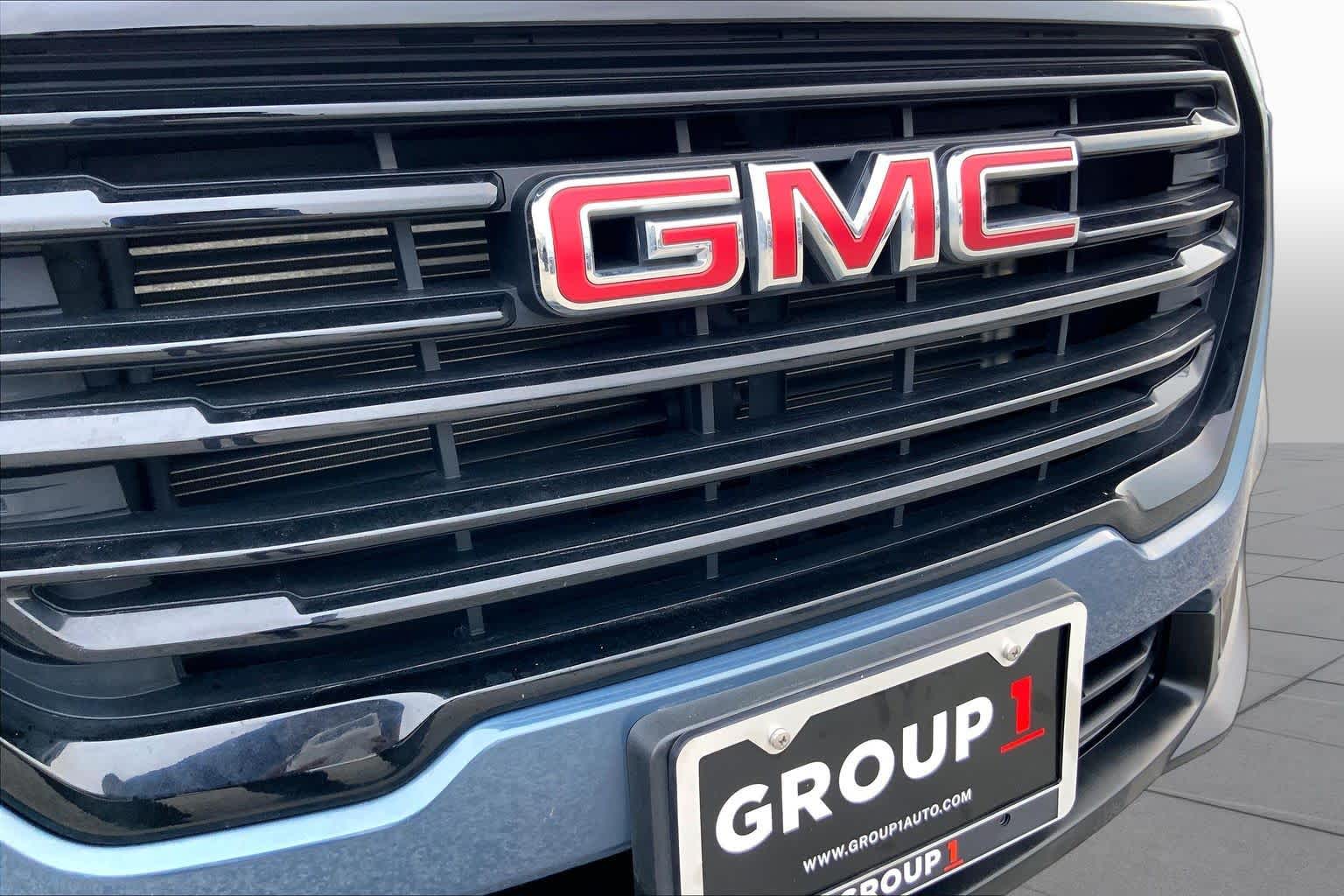 2024 GMC Terrain photo 29 of 36