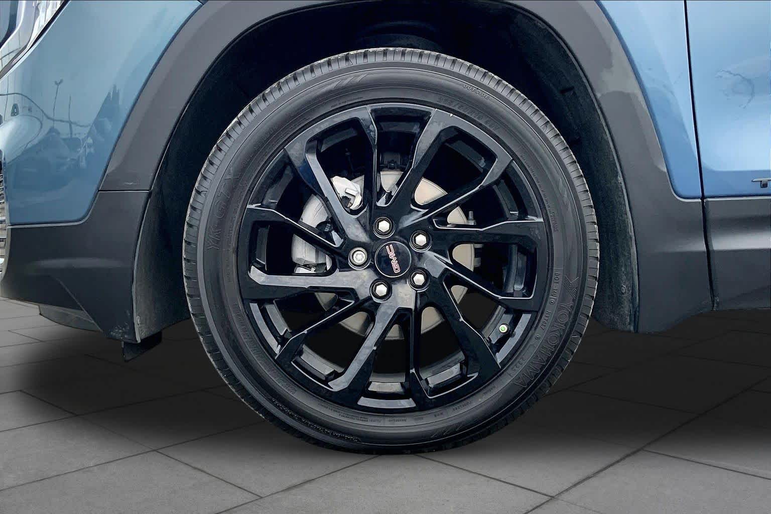 2024 GMC Terrain photo 11 of 36