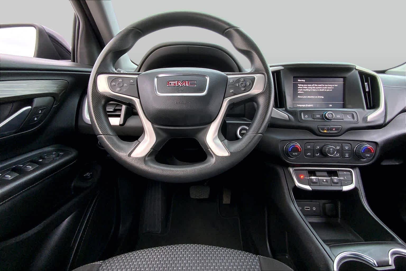 2024 GMC Terrain photo 6 of 36