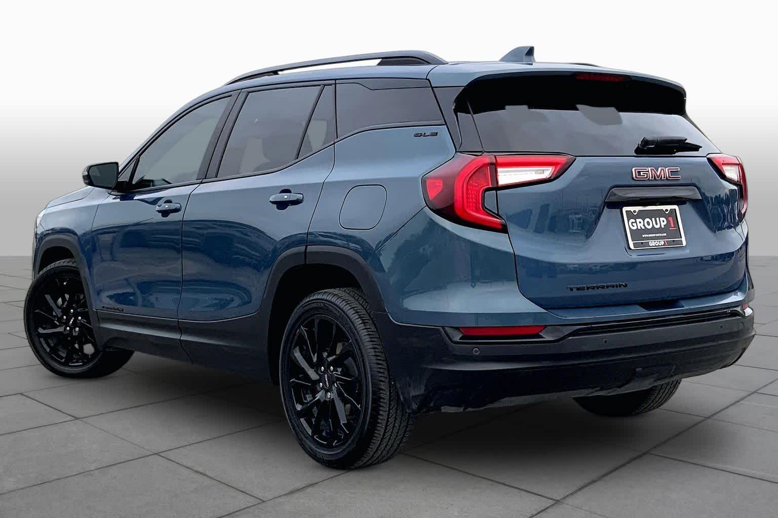 2024 GMC Terrain photo 12 of 36