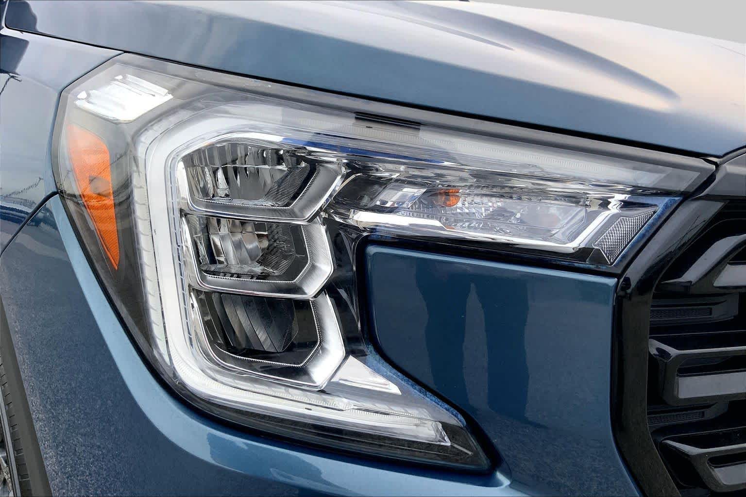 2024 GMC Terrain photo 27 of 36