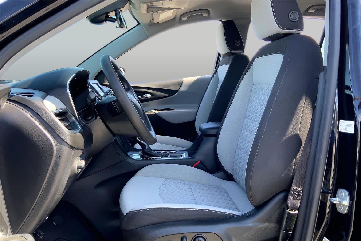 2023 Chevrolet Equinox photo 8 of 36