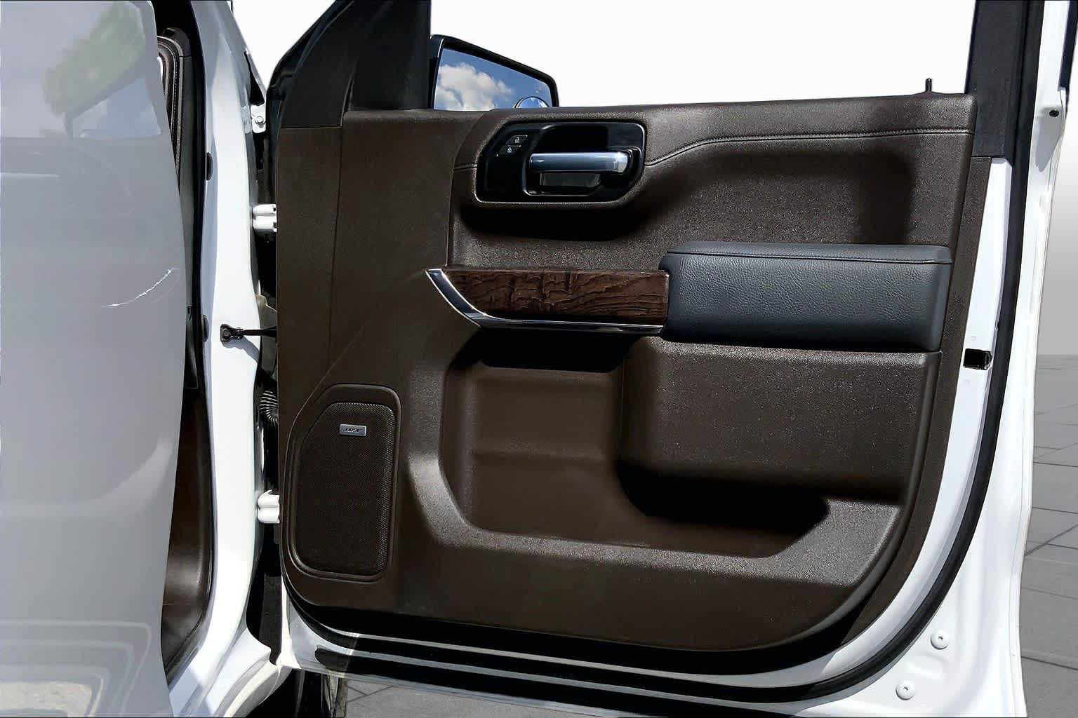 2021 GMC Sierra 1500 Denali White Frost Tricoat at Auto Boutique Texas