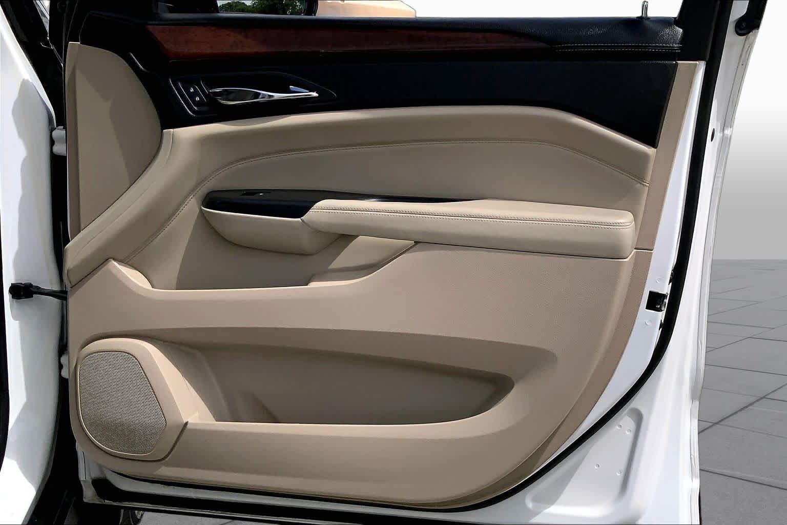 2013 Cadillac SRX Luxury Collection Platinum Ice Tricoat at Group 1 Toyota Southwest