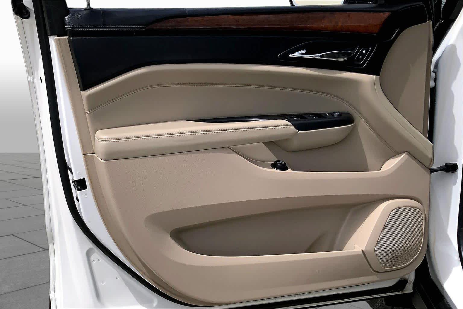 2013 Cadillac SRX Luxury Collection Platinum Ice Tricoat at Group 1 Toyota Southwest