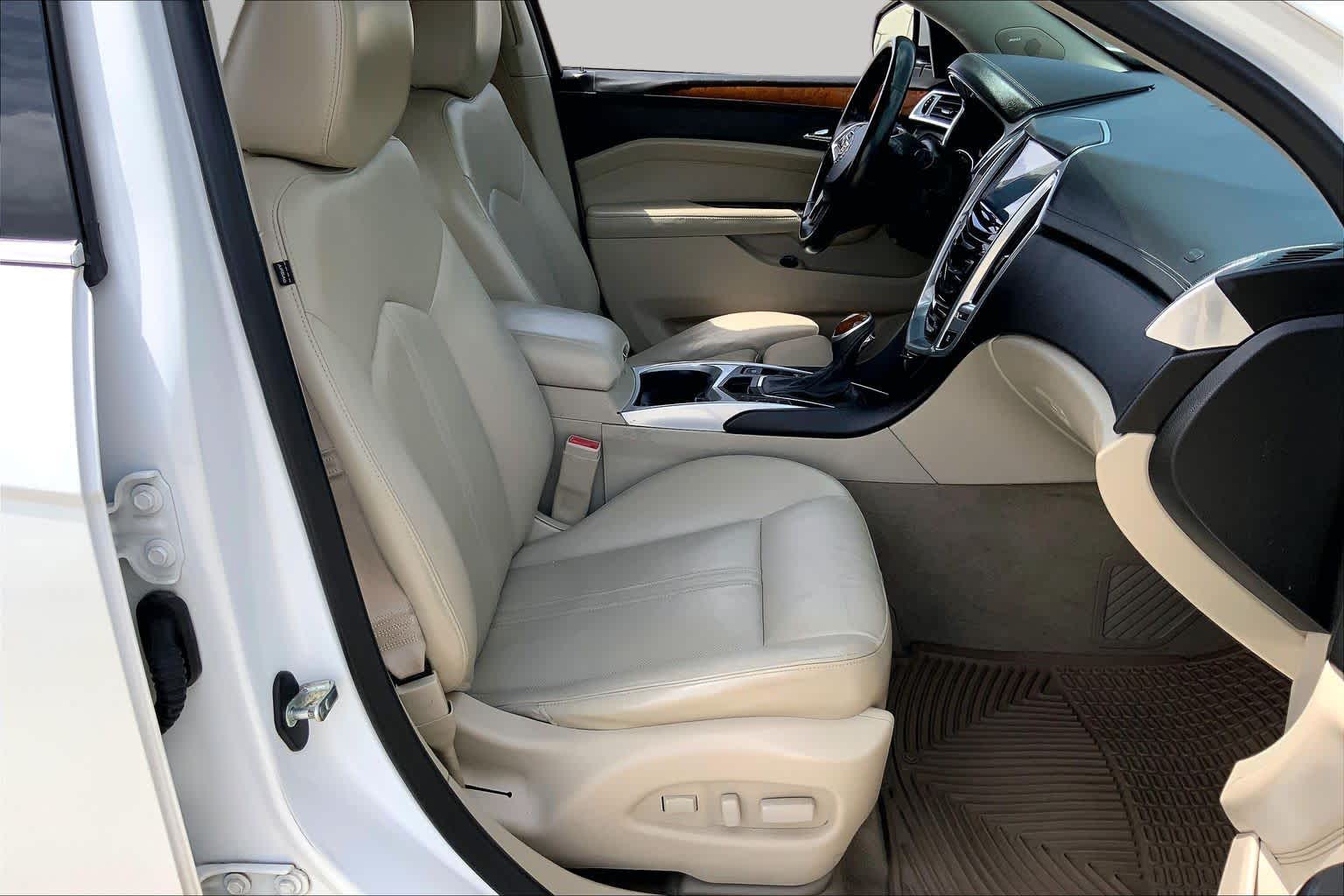2013 Cadillac SRX Luxury Collection Platinum Ice Tricoat at Group 1 Toyota Southwest