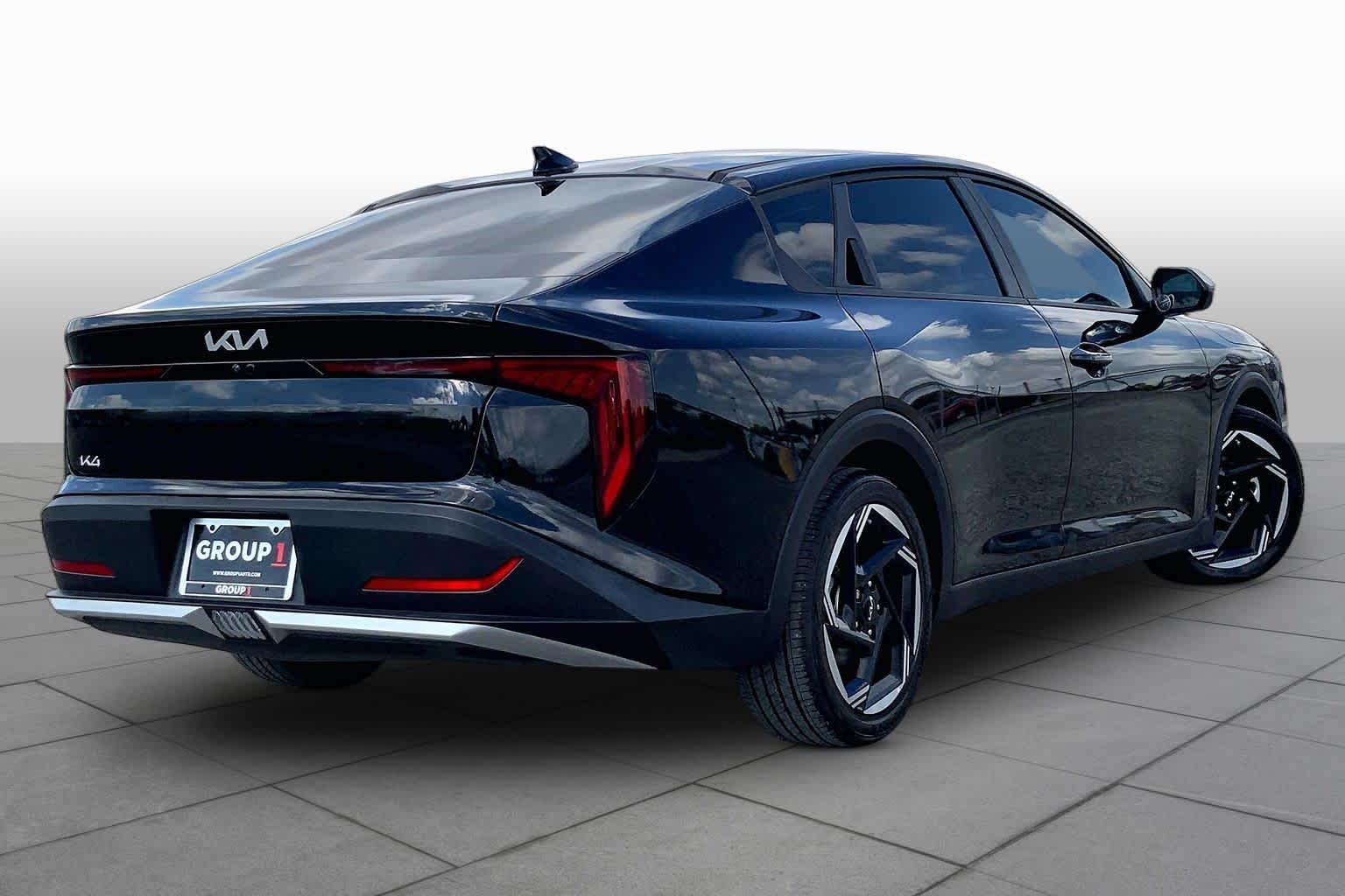 2025 Kia K4 photo 13 of 36