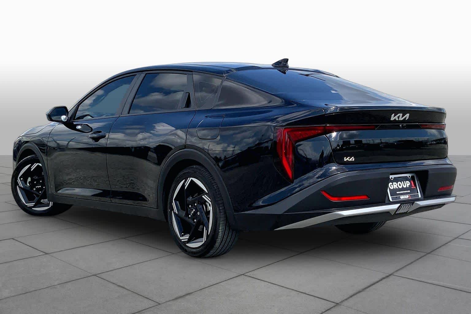 2025 Kia K4 photo 12 of 36