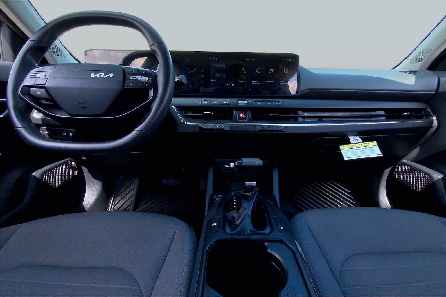 2025 Kia K4 photo 15 of 36