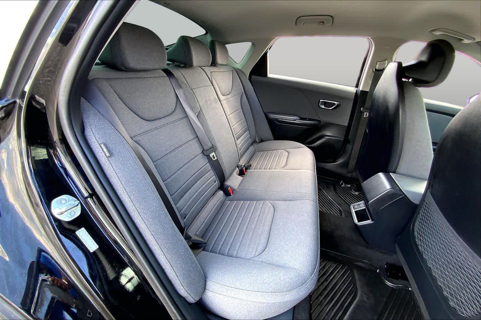 2025 Kia K4 photo 19 of 36