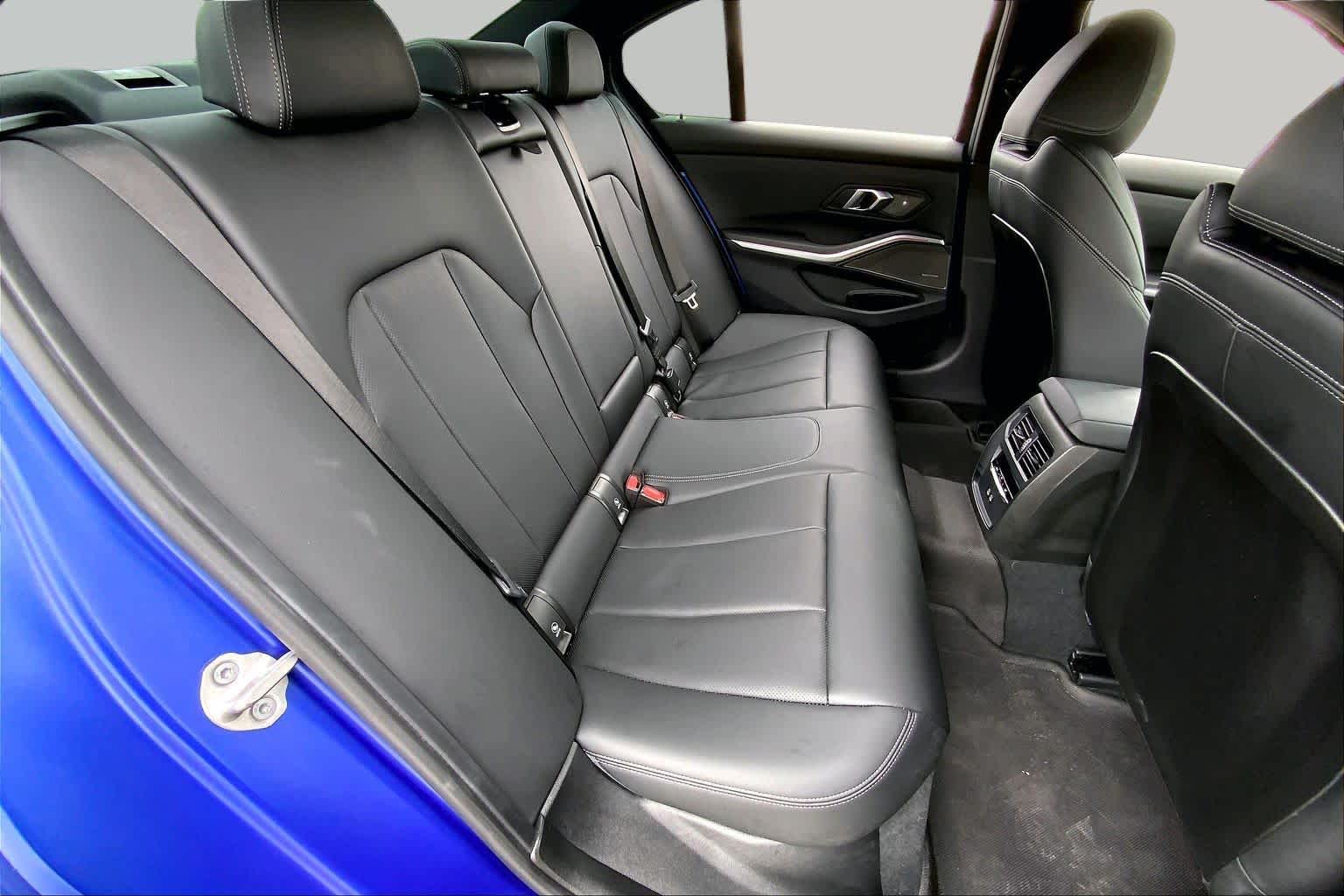 2025 BMW M340i photo 19 of 36