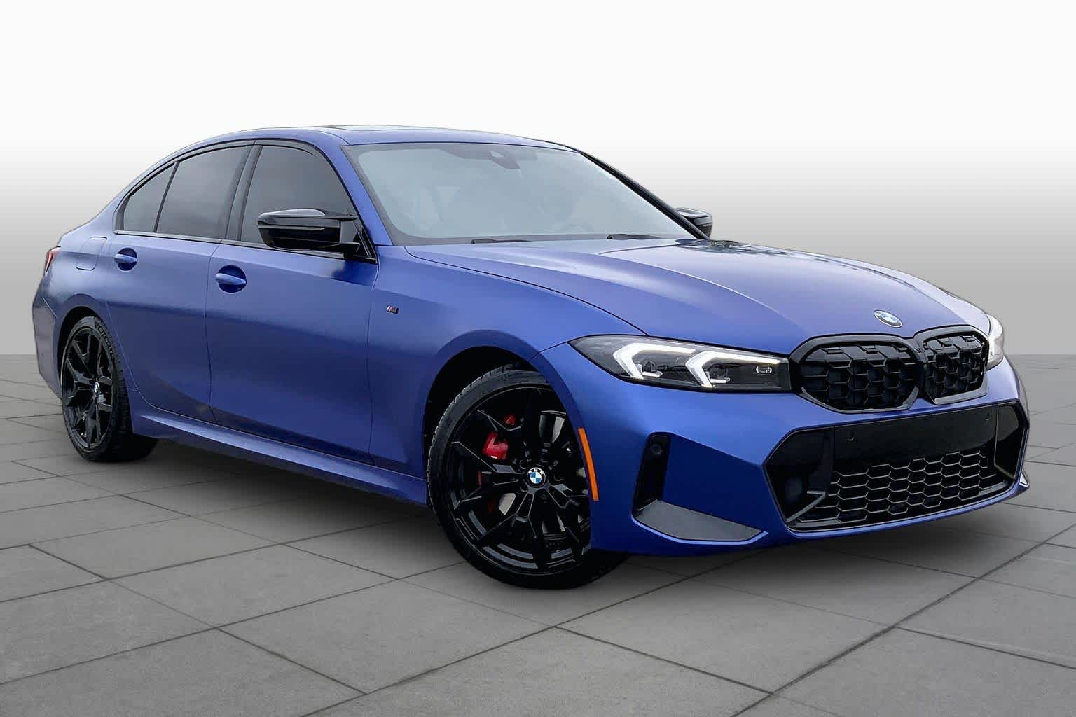 2025 BMW M340i photo 3 of 36
