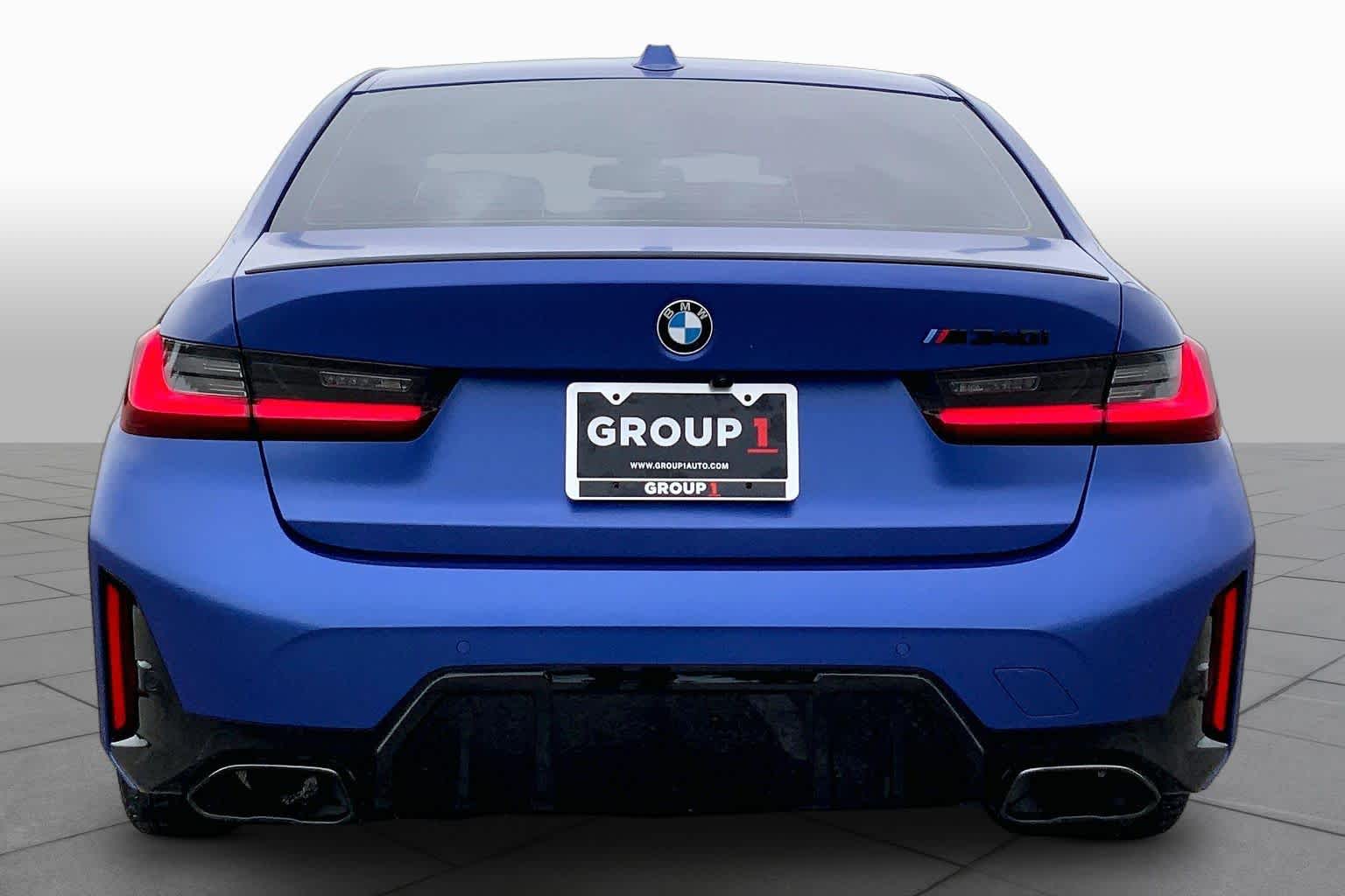 2025 BMW M340i photo 5 of 36