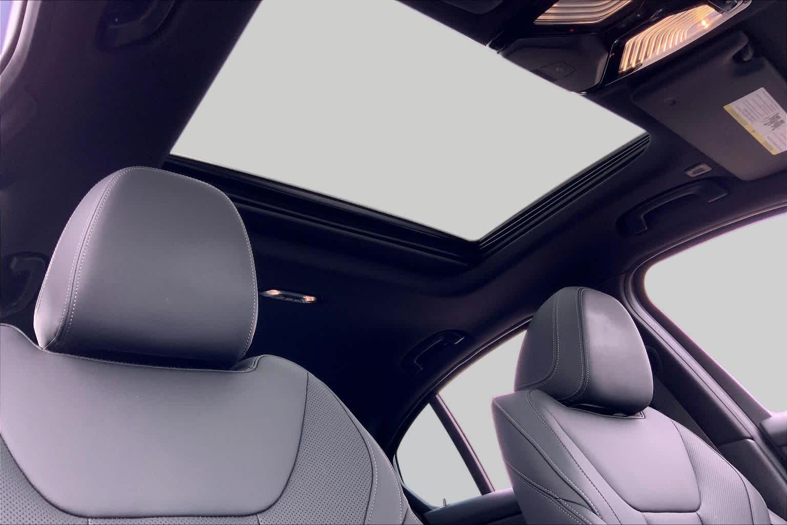 2025 BMW M340i photo 14 of 36