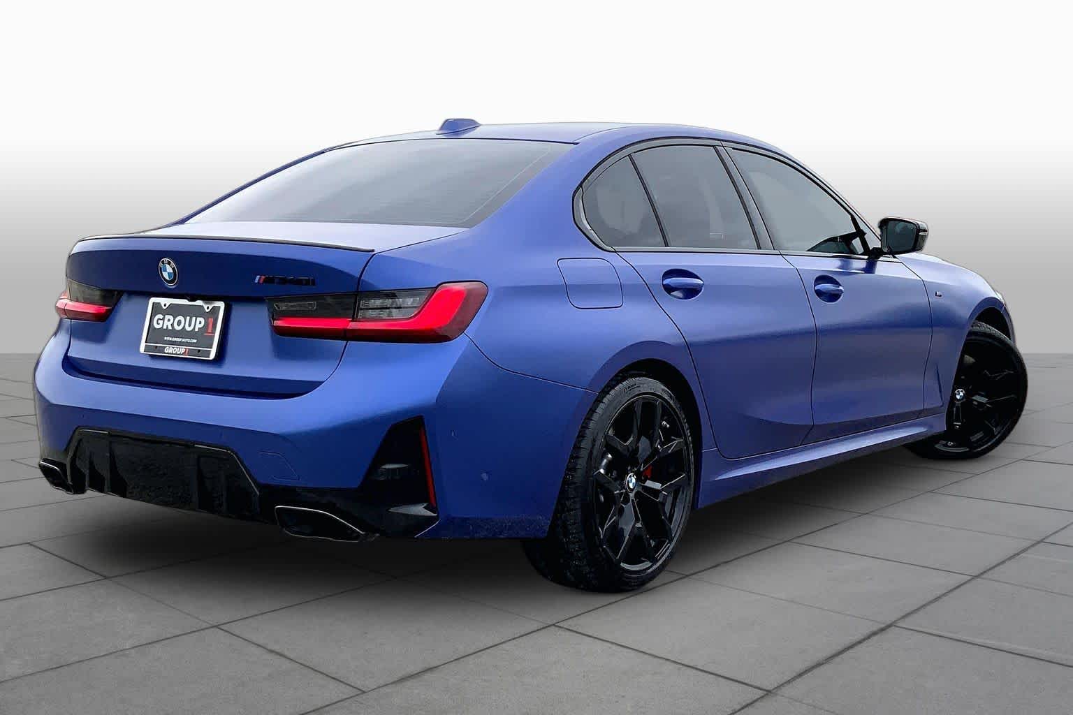 2025 BMW M340i photo 13 of 36