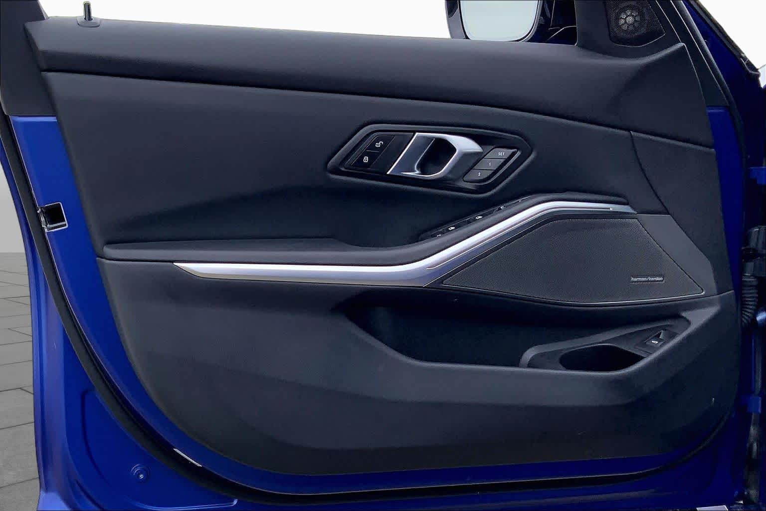 2025 BMW M340i photo 21 of 36