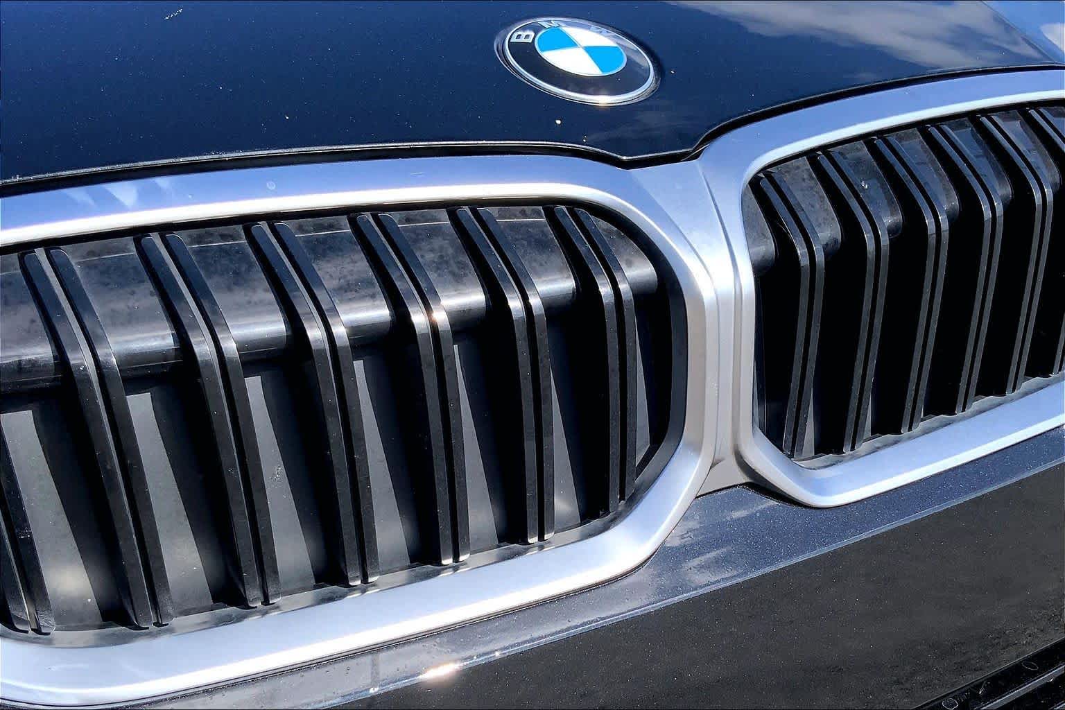 2024 BMW 330i photo 29 of 36