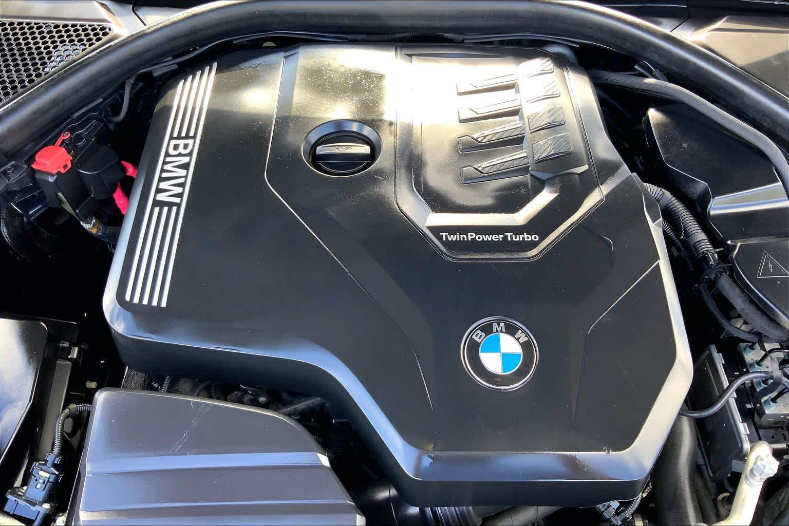 2024 BMW 330i photo 32 of 36