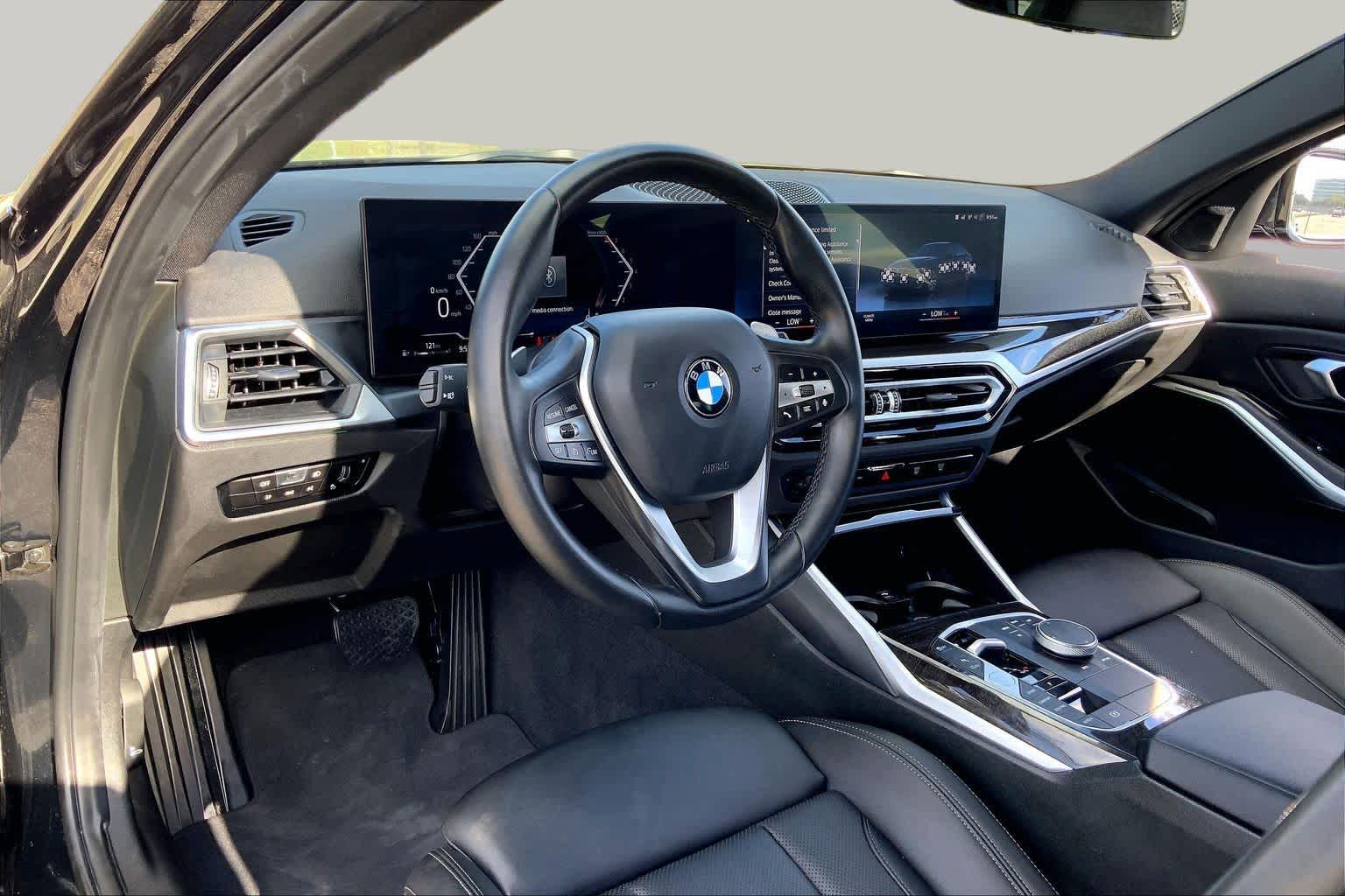 2024 BMW 330i photo 17 of 36