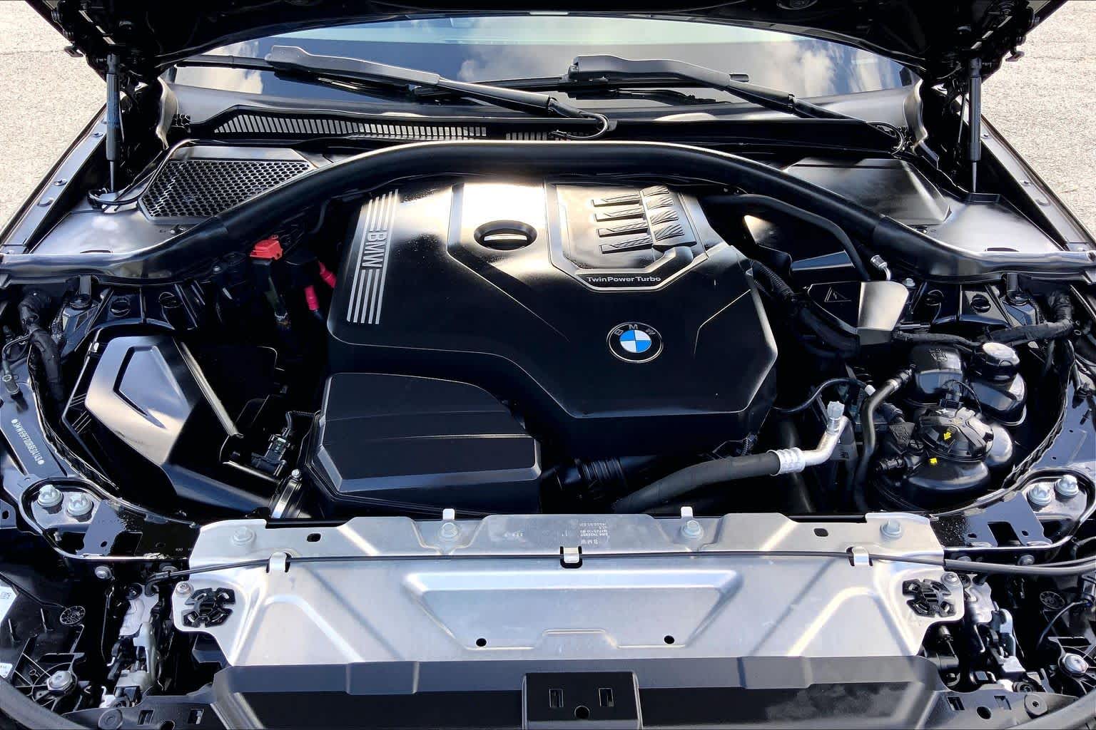 2024 BMW 330i photo 31 of 36