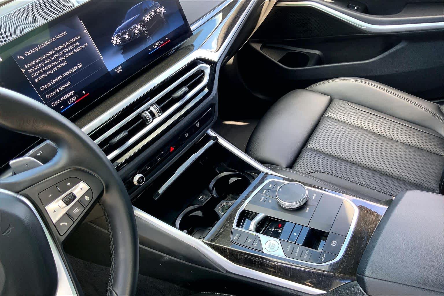 2024 BMW 330i photo 16 of 36