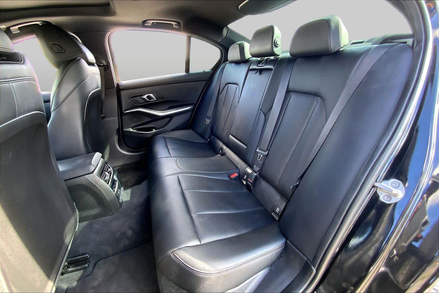 2024 BMW 330i photo 20 of 36