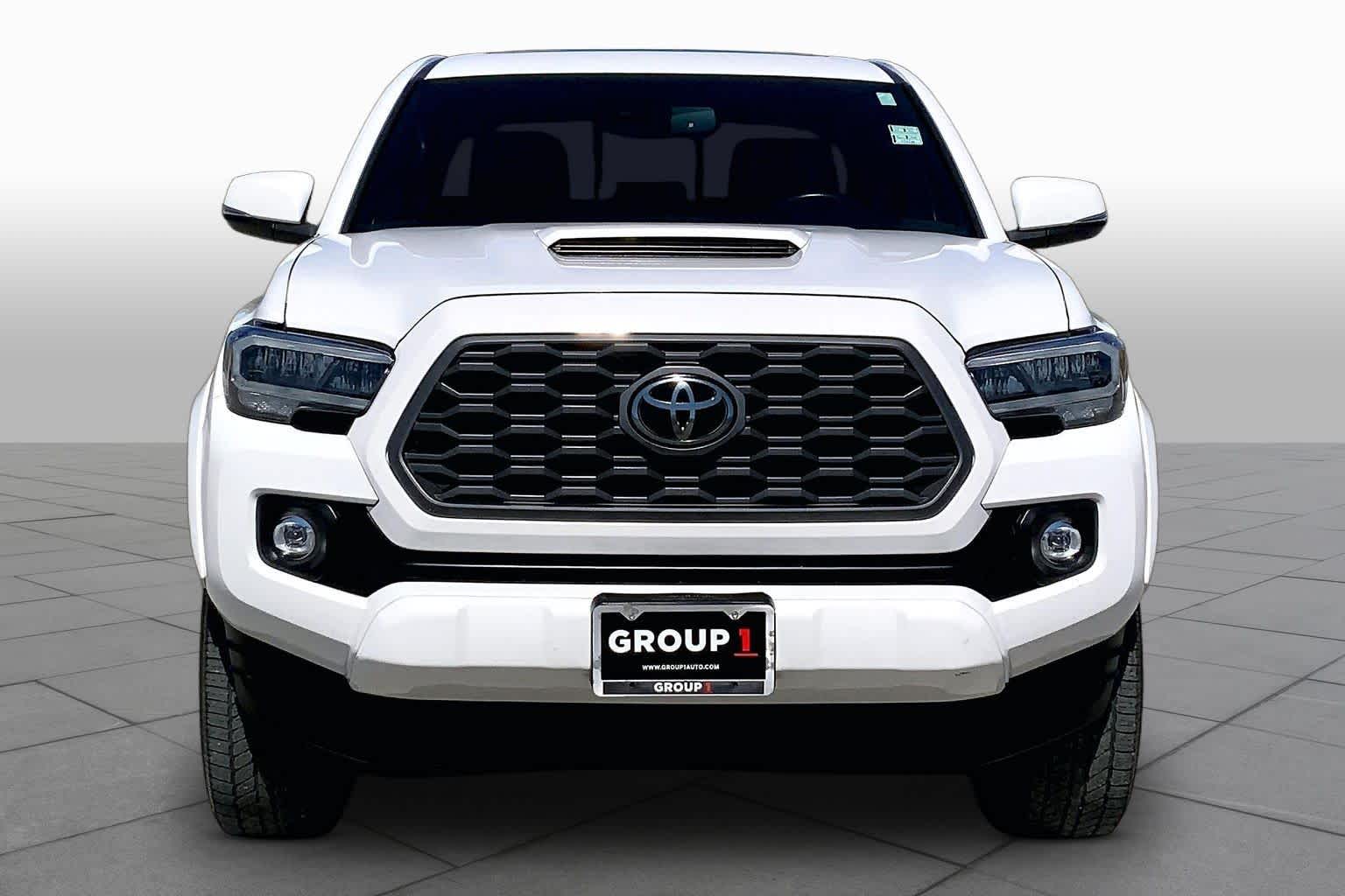 2022 Toyota Tacoma photo 4 of 36