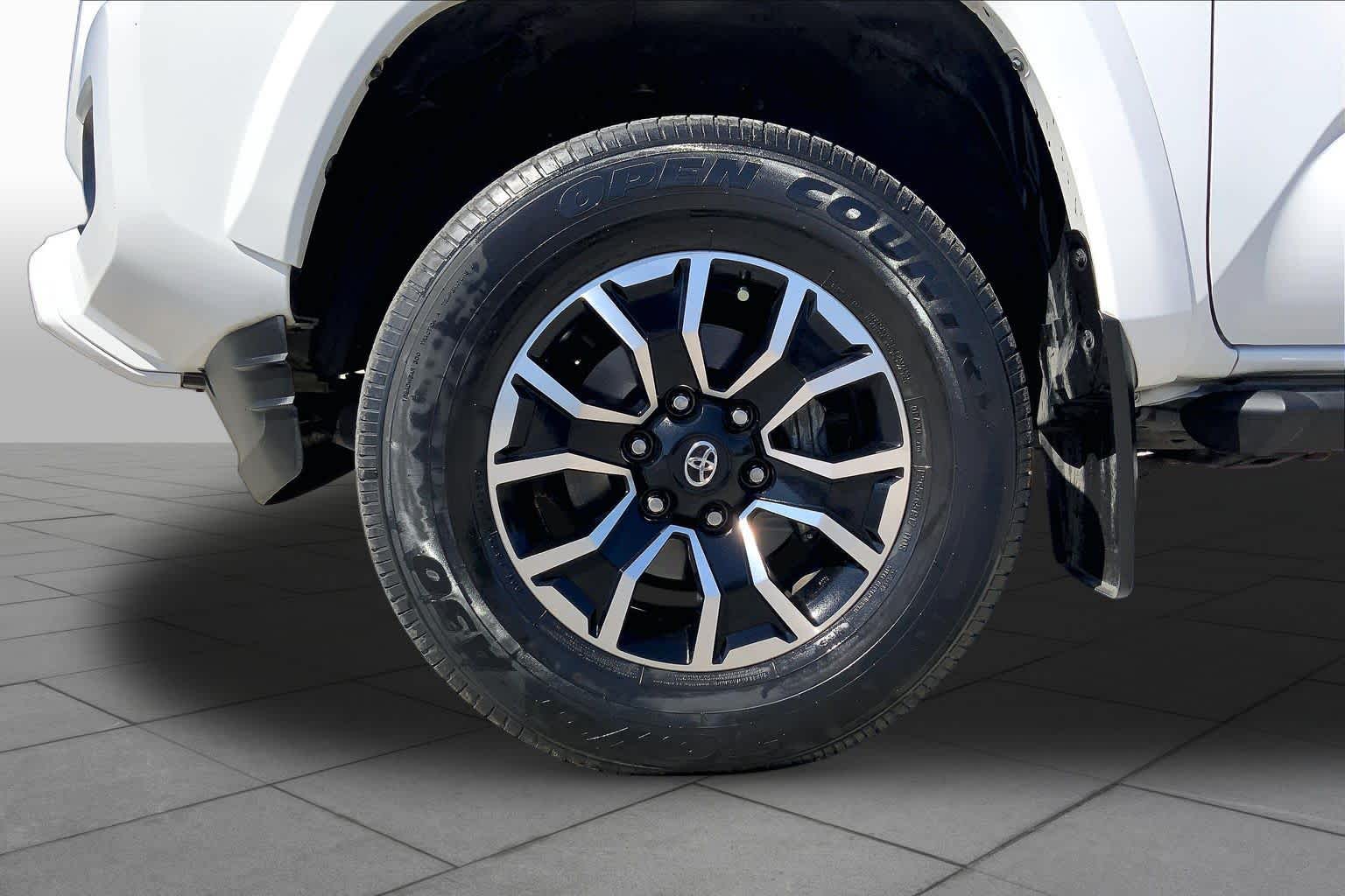 2022 Toyota Tacoma photo 11 of 36