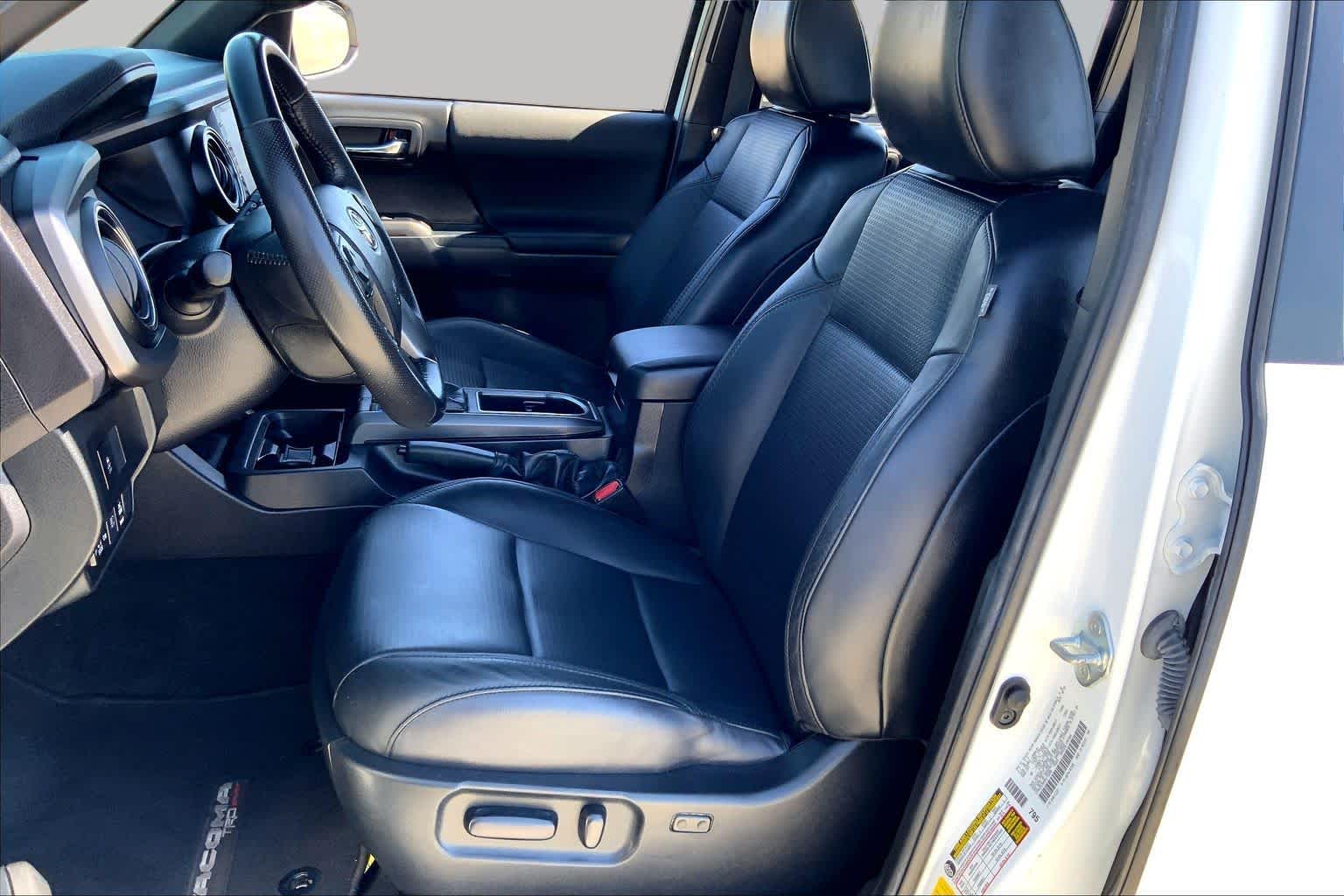 2022 Toyota Tacoma photo 8 of 36