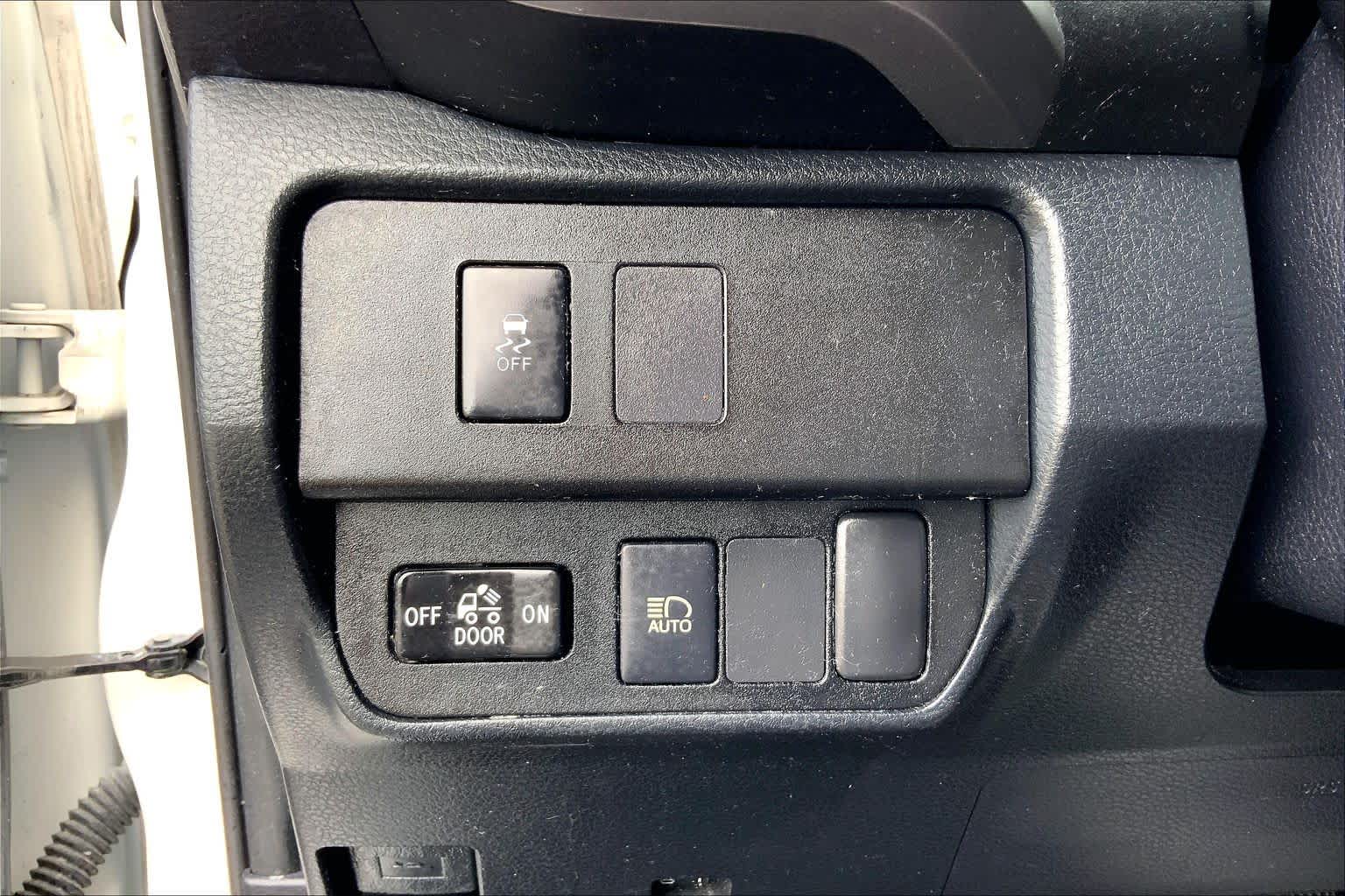 2021 Toyota Tacoma SR5 Super White at Group 1 Toyota Southwest