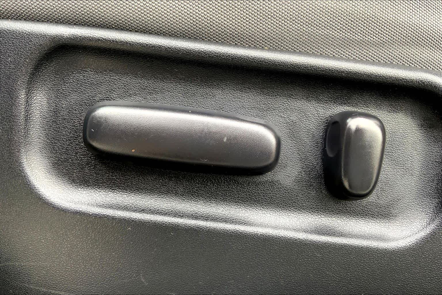 2020 Toyota Tacoma SR5 Super White at Group 1 Toyota Southwest
