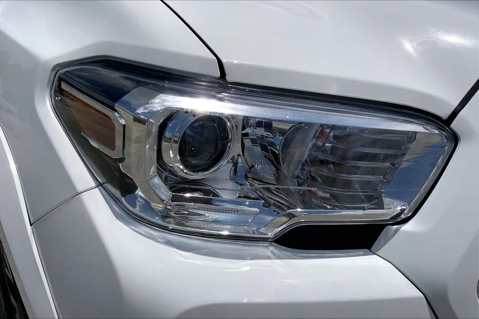 2022 Toyota Tacoma SR5 White at Group 1 Toyota Southwest