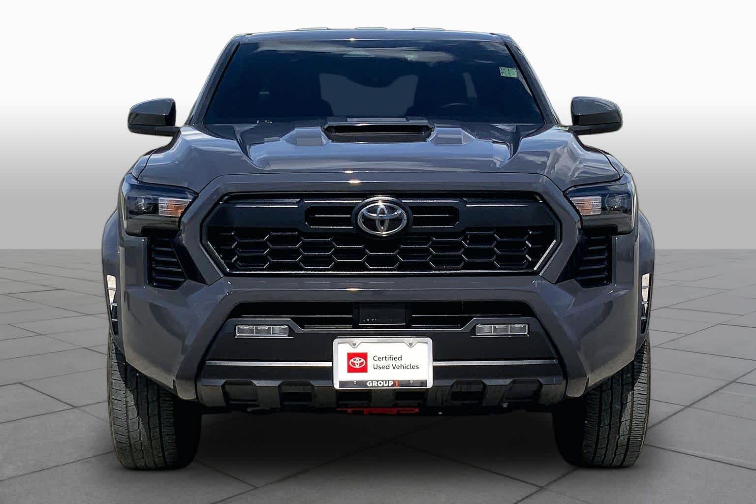 2025 Toyota Tacoma photo 4 of 35